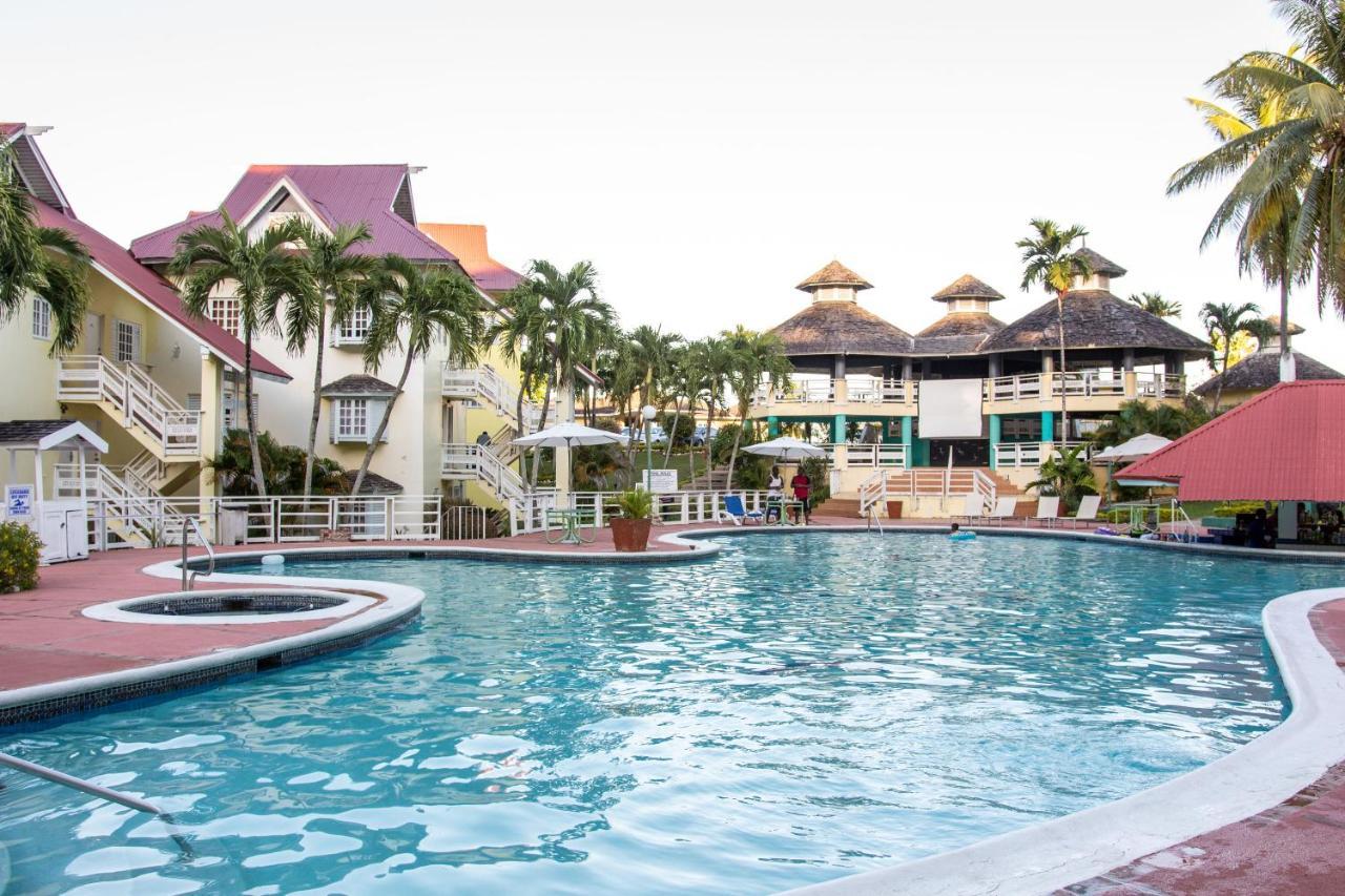 Appartamento E 20 Mystic Ridge Ocho Rios Esterno foto