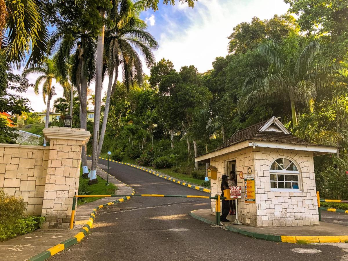 Appartamento E 20 Mystic Ridge Ocho Rios Esterno foto