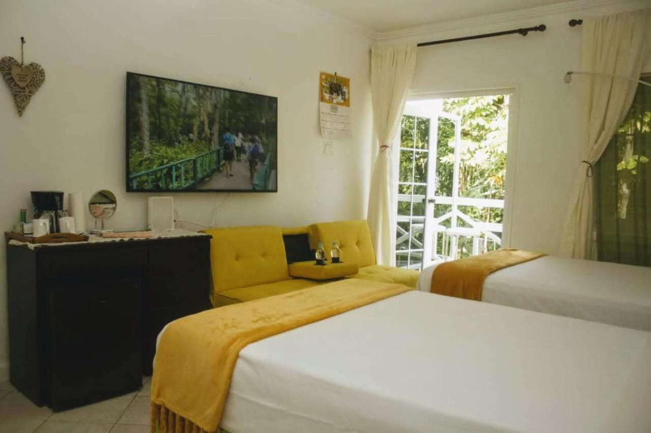 Appartamento E 20 Mystic Ridge Ocho Rios Esterno foto
