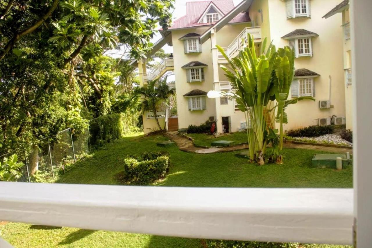 Appartamento E 20 Mystic Ridge Ocho Rios Esterno foto